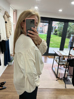 Load image into Gallery viewer, Moni Blouse - 2 Colours - New Season -  Skatie
