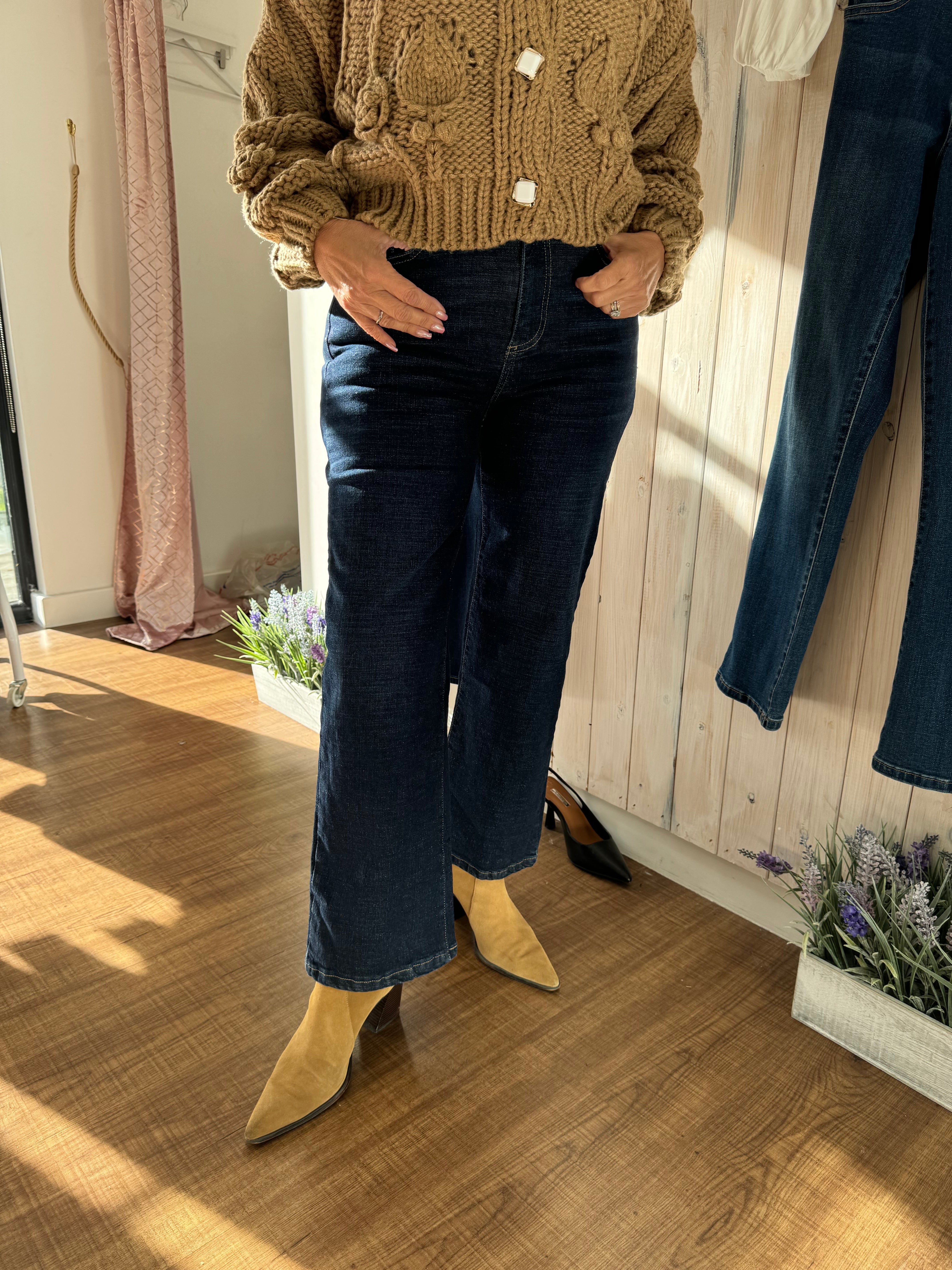 Rossy Wide Leg Crop Jeans - New Season