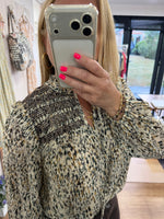 Load image into Gallery viewer, Kitty Blouse - Elan AW26
