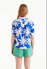 Load image into Gallery viewer, Blue and White Flower Shirt - New Season - Compania
