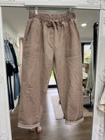 Load image into Gallery viewer, Sierra Relaxed Crop Trousers - 2 Colours - New Season
