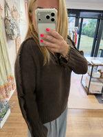 Load image into Gallery viewer, Fray V Neck Jumper - 2 Colours - Elan AW26
