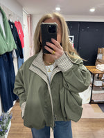 Load image into Gallery viewer, Kraviz Jacket 2 Colours - New Season
