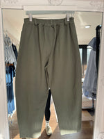 Load image into Gallery viewer, Summer Twill Skinny Crop Barrel Jean - 4 Colours - New Season
