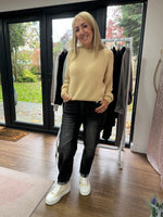 Load image into Gallery viewer, Barrel Jeans - 2 Colours - Studio Parisien
