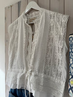 Load image into Gallery viewer, Abby Lace Blouse - 2 Colours - Studio Parisien
