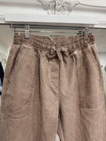 Load image into Gallery viewer, Sierra Relaxed Crop Trousers - 2 Colours - New Season
