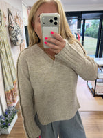 Load image into Gallery viewer, Fray V Neck Jumper - 2 Colours - Elan AW26
