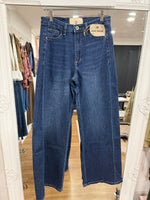 Load image into Gallery viewer, Claudey Wide Leg Jeans - Studio Parisien - AW26
