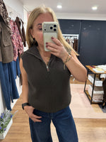 Load image into Gallery viewer, Faris Quarter Zip Gilet - 3 Colours - AW26
