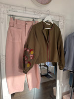 Load image into Gallery viewer, Summer Twill Skinny Crop Barrel Jean - 4 Colours - New Season
