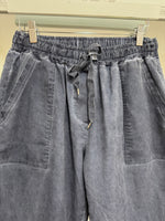 Load image into Gallery viewer, Sierra Relaxed Crop Trousers - 2 Colours - New Season
