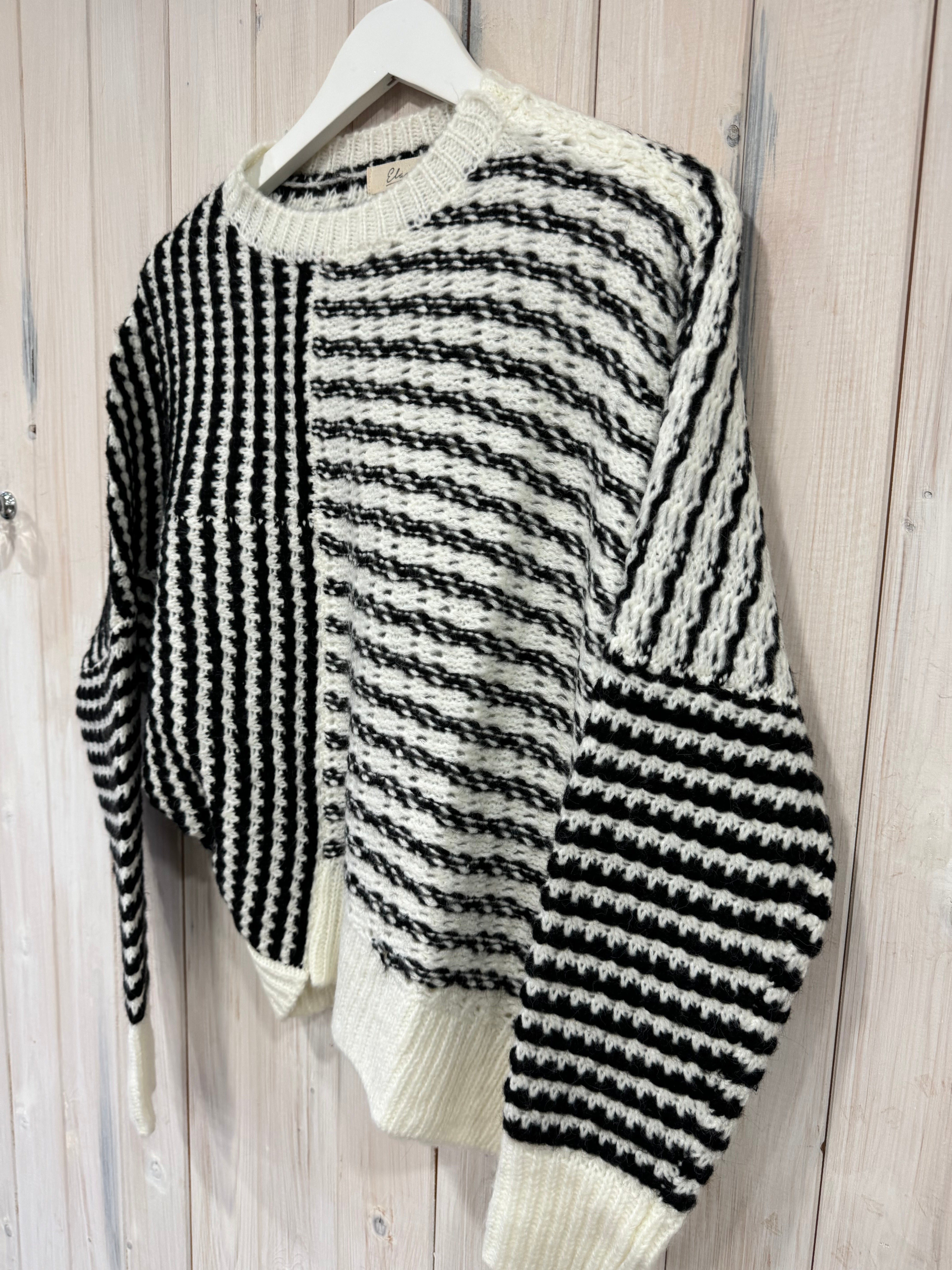 Asymmetric Monochrome Jumper - New Season - Elan