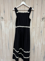 Load image into Gallery viewer, Monochrome Ric Rac Dress - New Brand - Compania Fantastica
