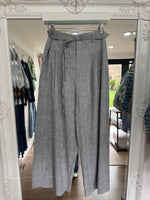 Load image into Gallery viewer, Kaderbya Crop Wide leg Trousers - Kaffe
