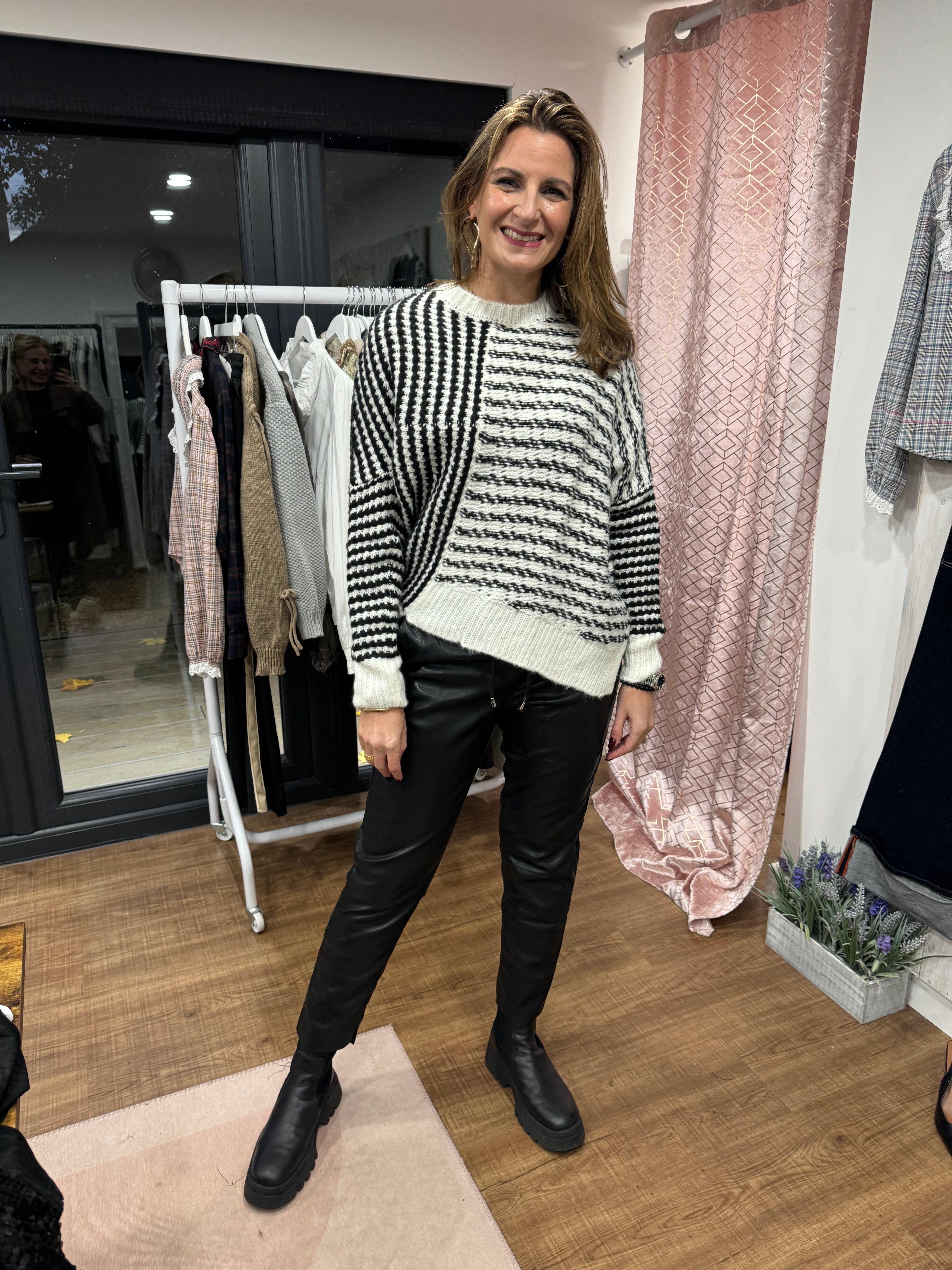 Asymmetric Monochrome Jumper - New Season - Elan