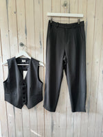 Load image into Gallery viewer, Kamerle 7/8 Trousers - Size 16 Available - New Season Kaffe
