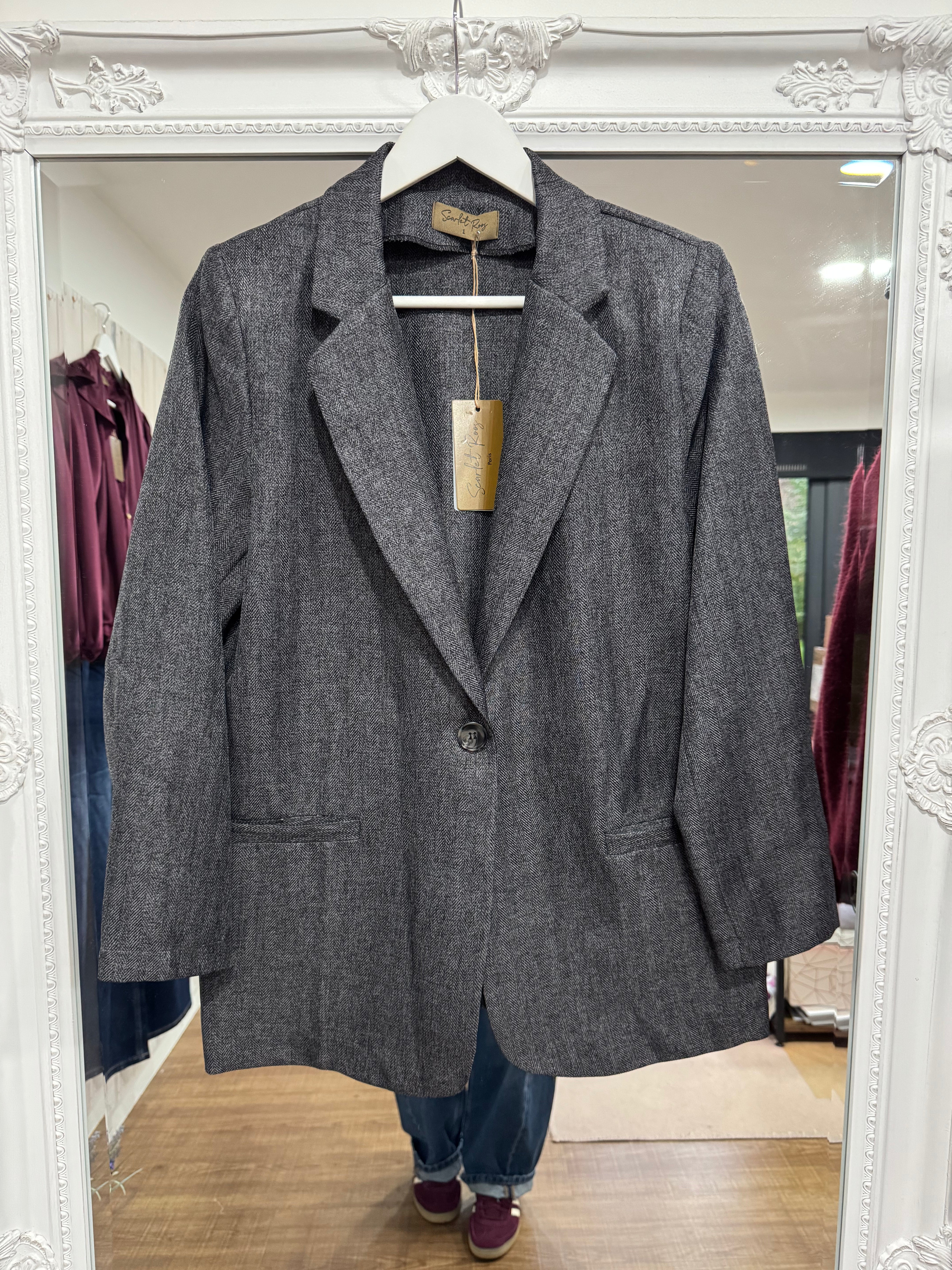 Etienne Blazer - Scaret Roos - New Season