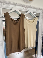 Load image into Gallery viewer, Scallop Knitted Vest - 2 Colours - New Season
