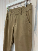 Load image into Gallery viewer, Lea Capri Pant - 2 Colours - New Collection - Kaffe
