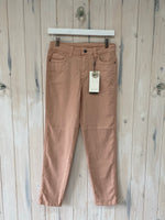 Load image into Gallery viewer, Kazelina Blush Crop Jeans - Sustainable Cotton- Kaffe
